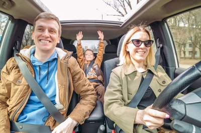 Family Wearing Car Seats Istock.width 400